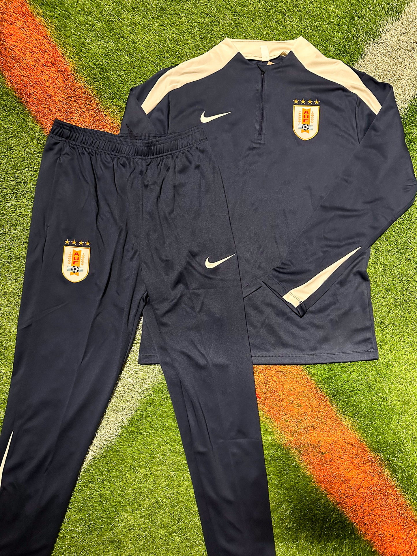 Uruguay 2026 World Cup Black Tracksuit – La Celeste Performance Edition