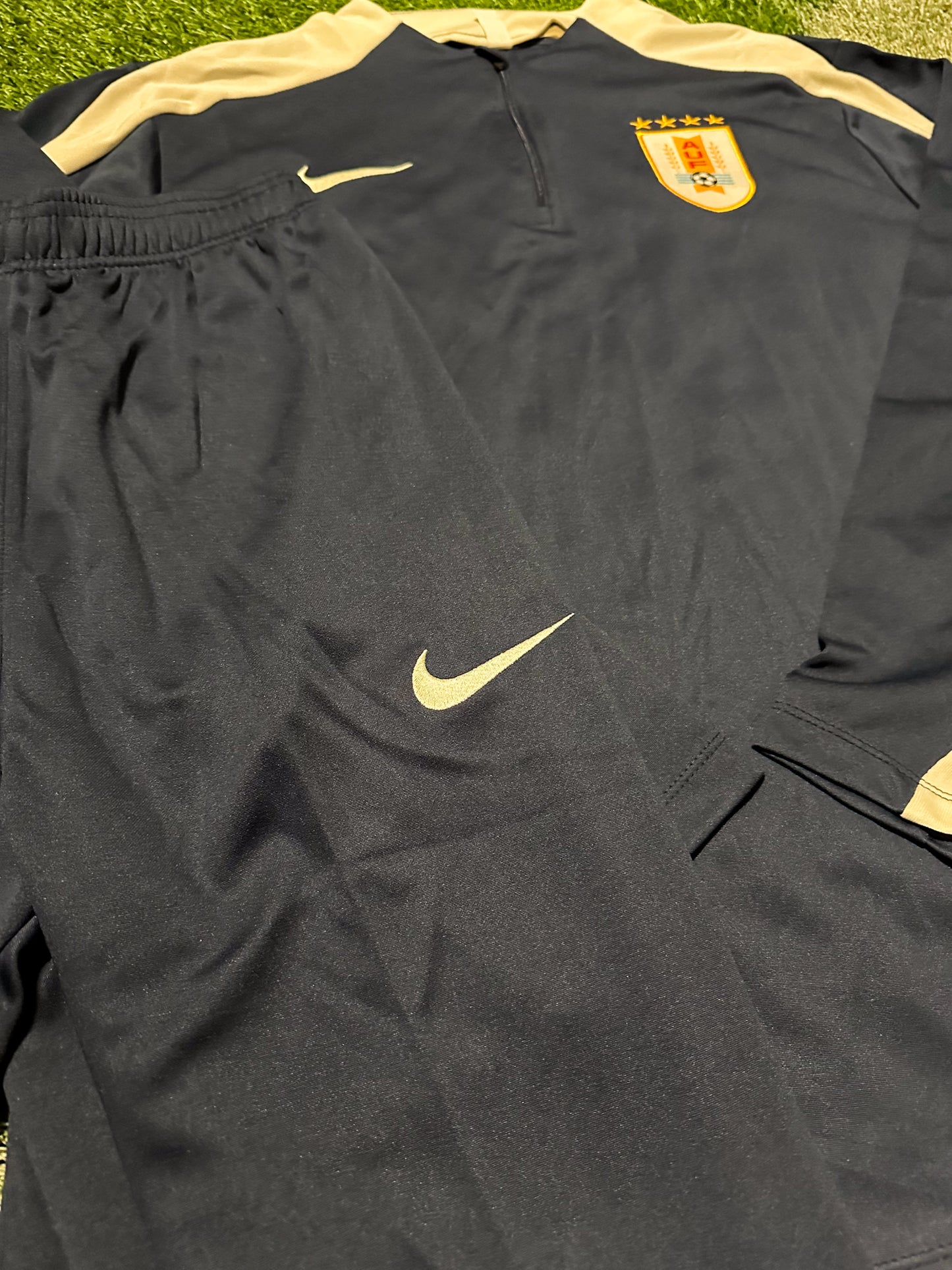 Uruguay 2026 World Cup Black Tracksuit – La Celeste Performance Edition