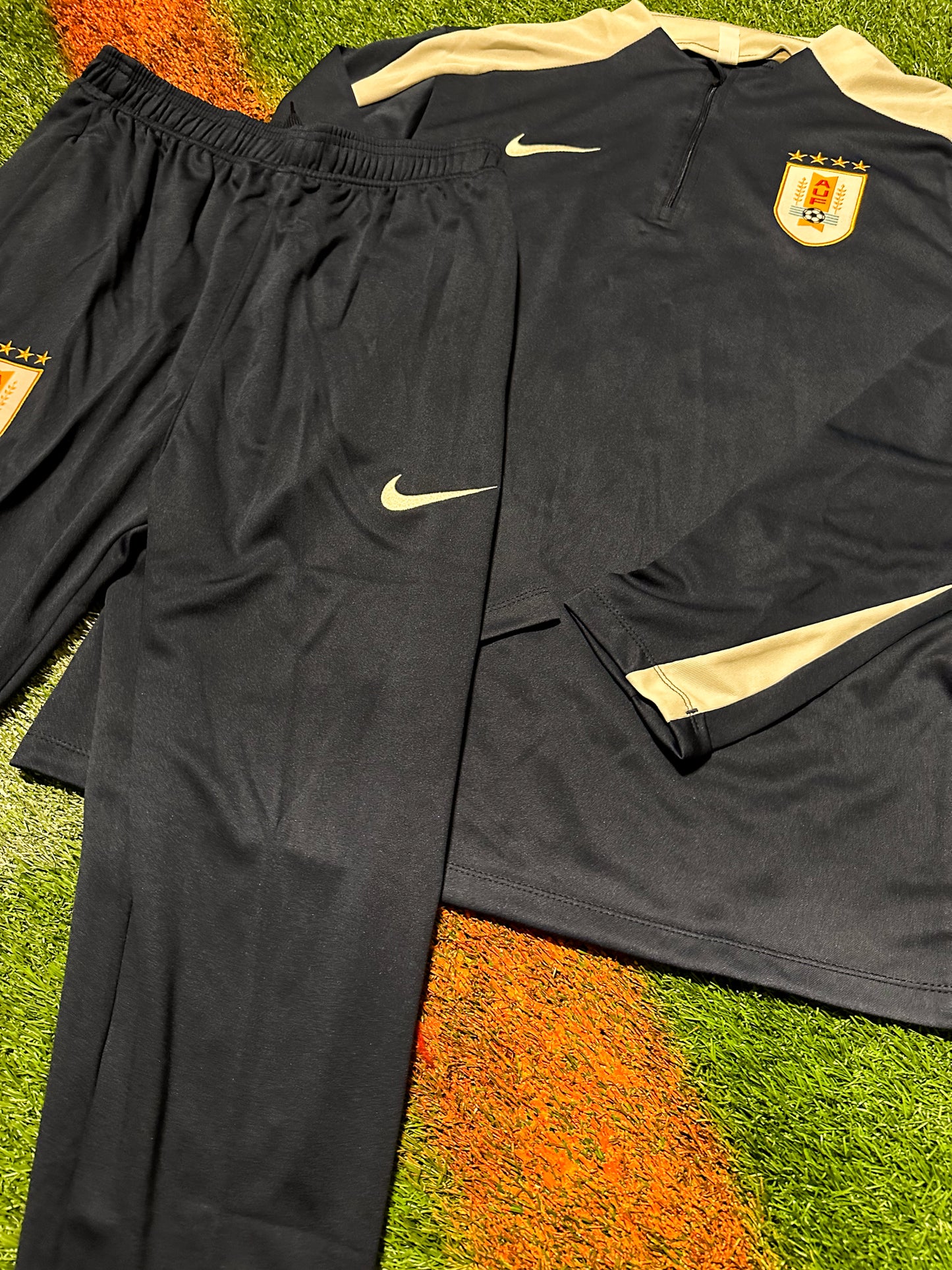 Uruguay 2026 World Cup Black Tracksuit – La Celeste Performance Edition