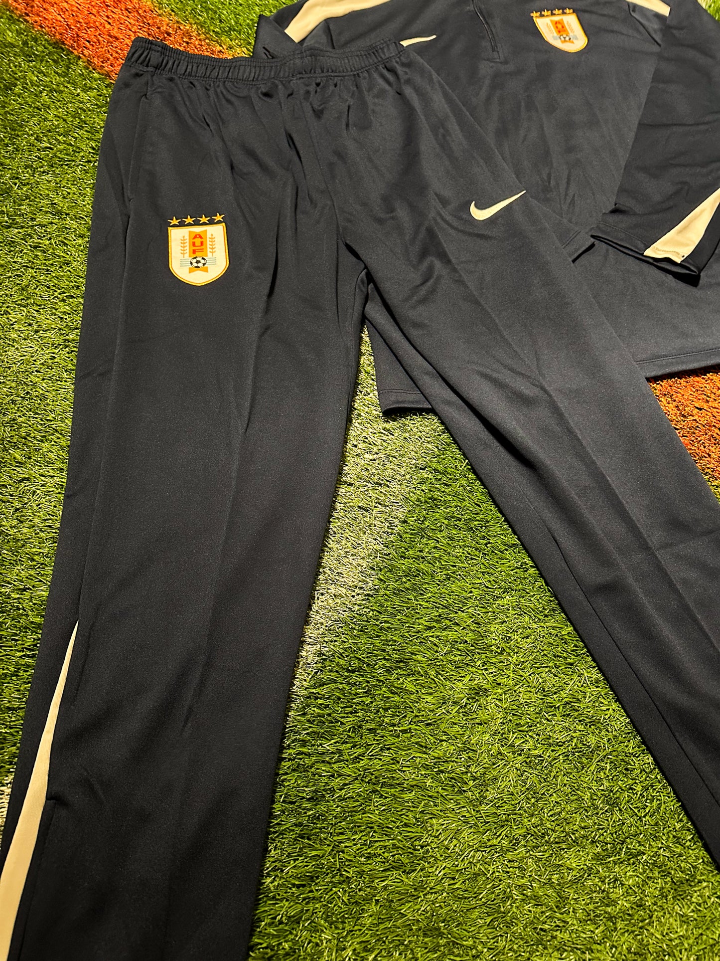 Uruguay 2026 World Cup Black Tracksuit – La Celeste Performance Edition