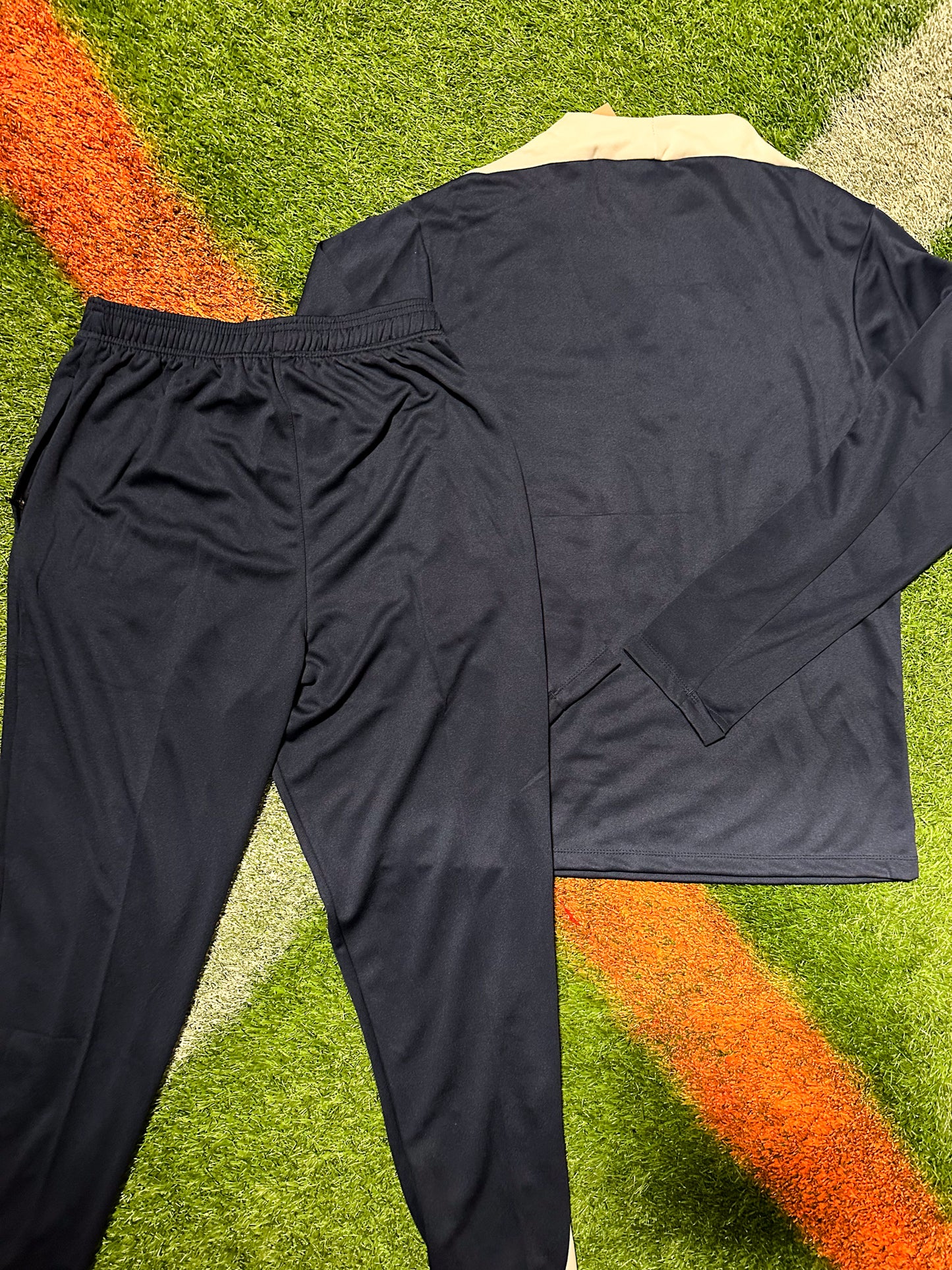 Uruguay 2026 World Cup Black Tracksuit – La Celeste Performance Edition