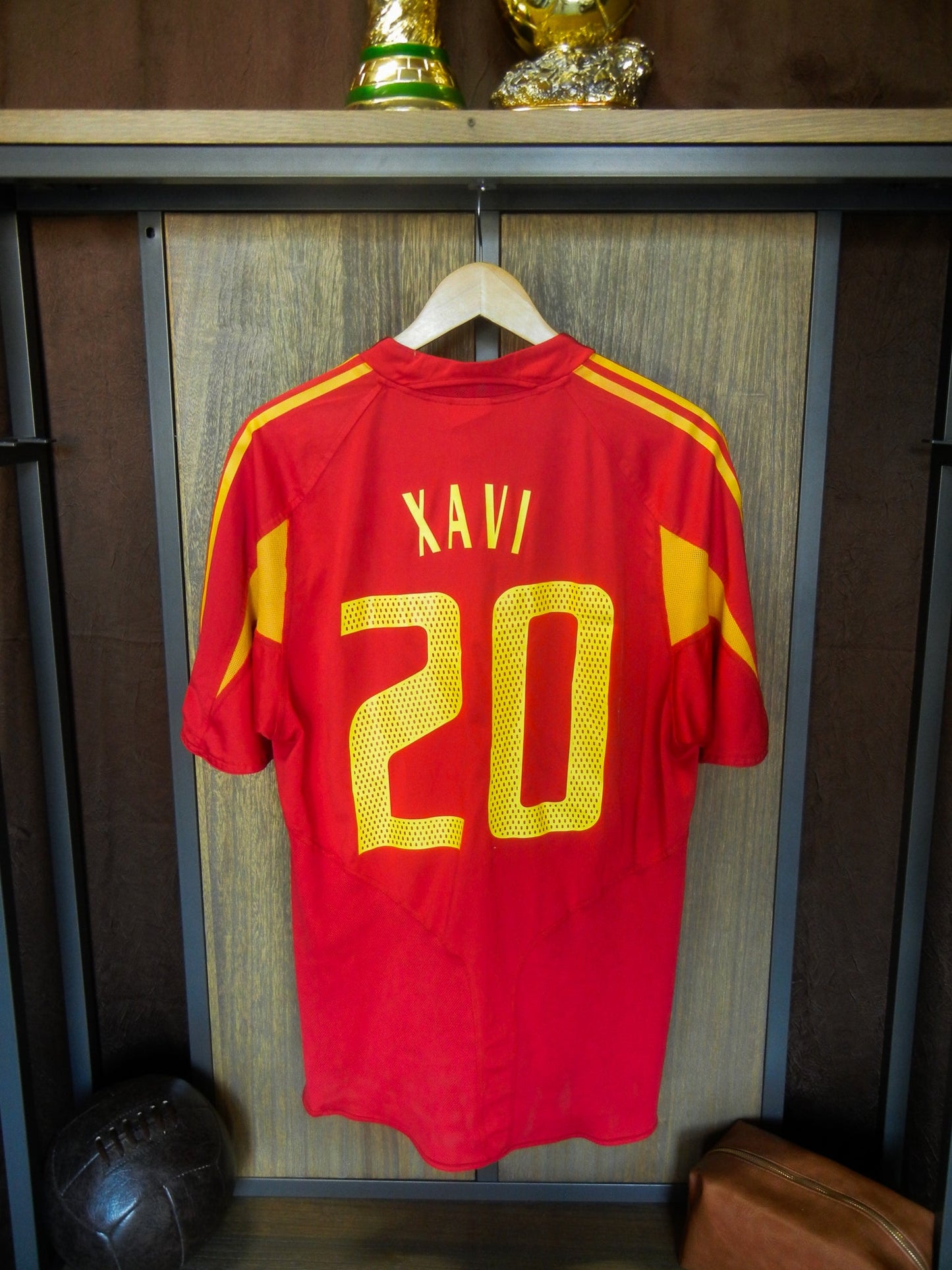 Spain 2004/2006 Home Jersey – Xavi #20 – Size L – Red Adidas Shirt (MPN: 600179)