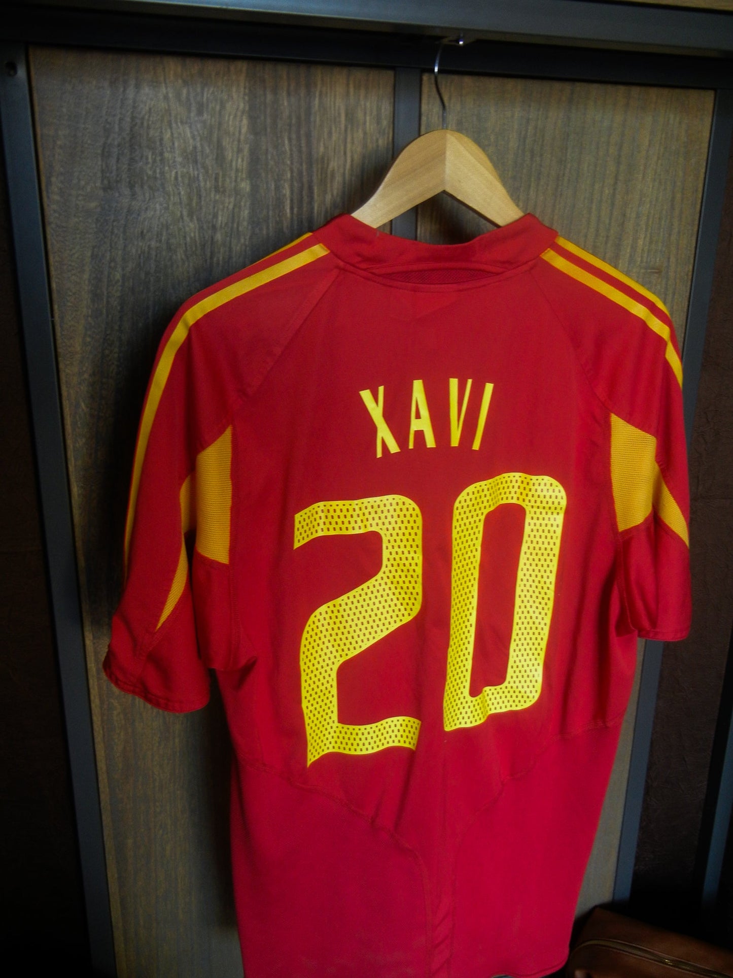 Spain 2004/2006 Home Jersey – Xavi #20 – Size L – Red Adidas Shirt (MPN: 600179)