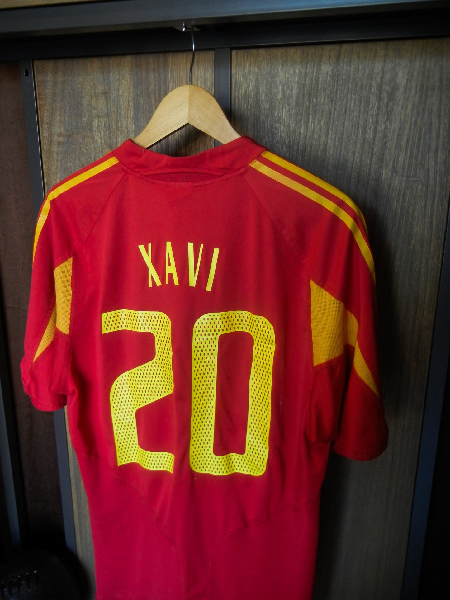 Spain 2004/2006 Home Jersey – Xavi #20 – Size L – Red Adidas Shirt (MPN: 600179)
