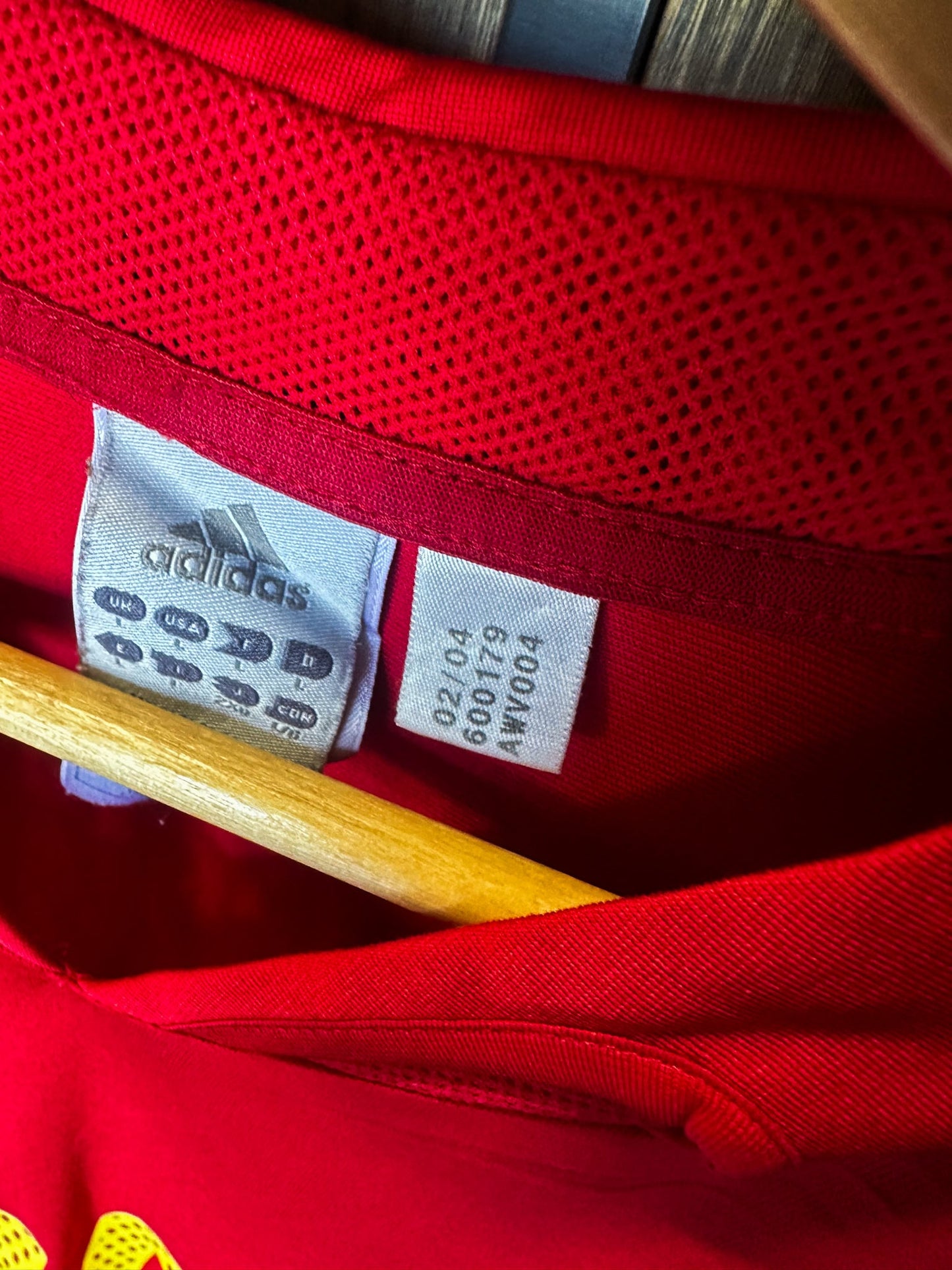 Spain 2004/2006 Home Jersey – Xavi #20 – Size L – Red Adidas Shirt (MPN: 600179)