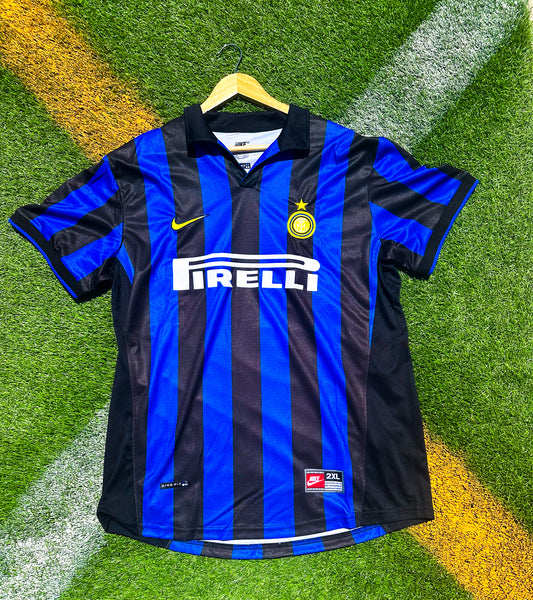 Front view of Inter Milan 1998/99 home jersey with Pirelli sponsor.