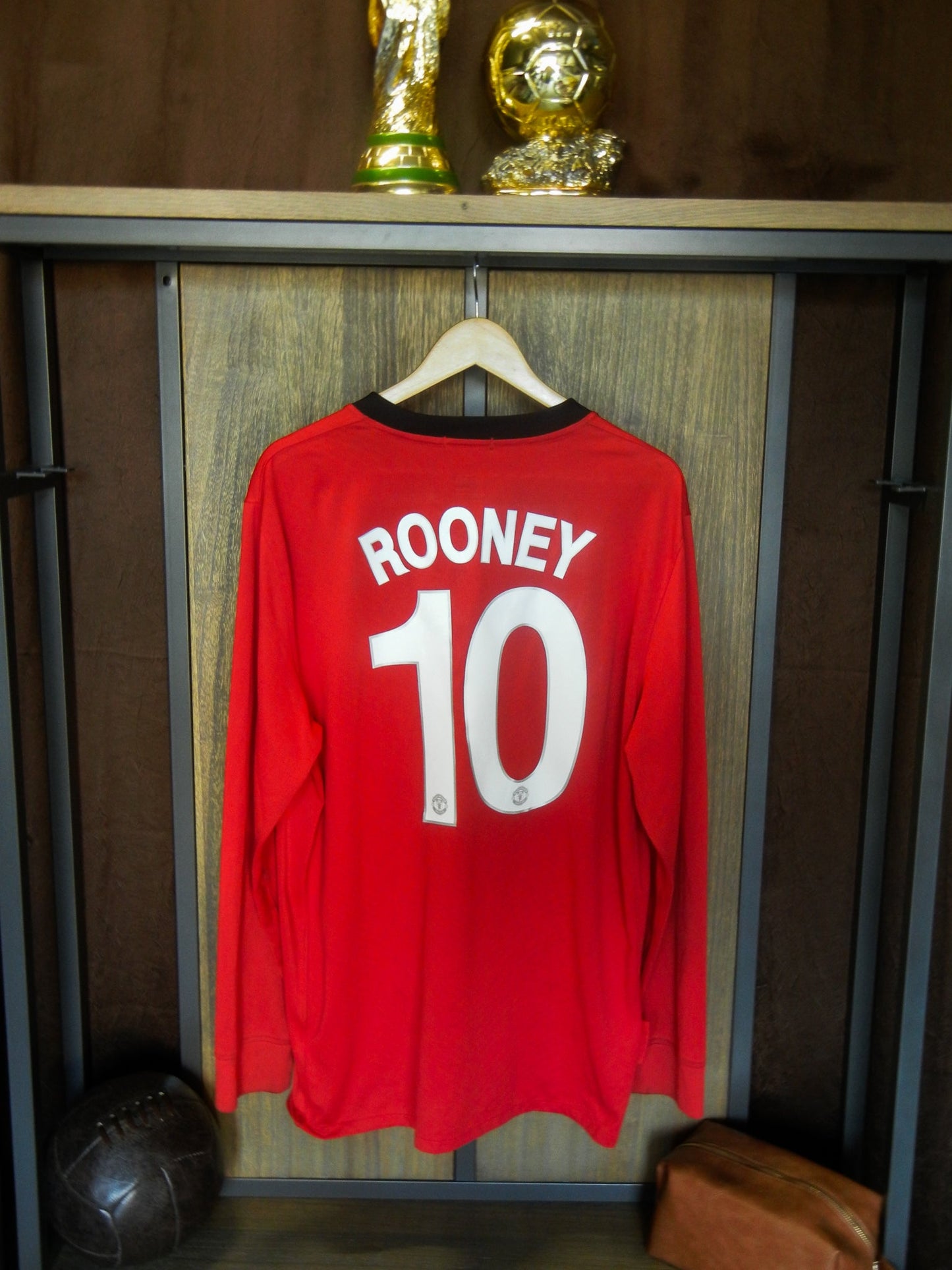 Manchester United 2009/2010 Home Long Sleeve Jersey – Rooney #10 – Size XL – Red Nike Shirt (MPN: HO090408SYS)