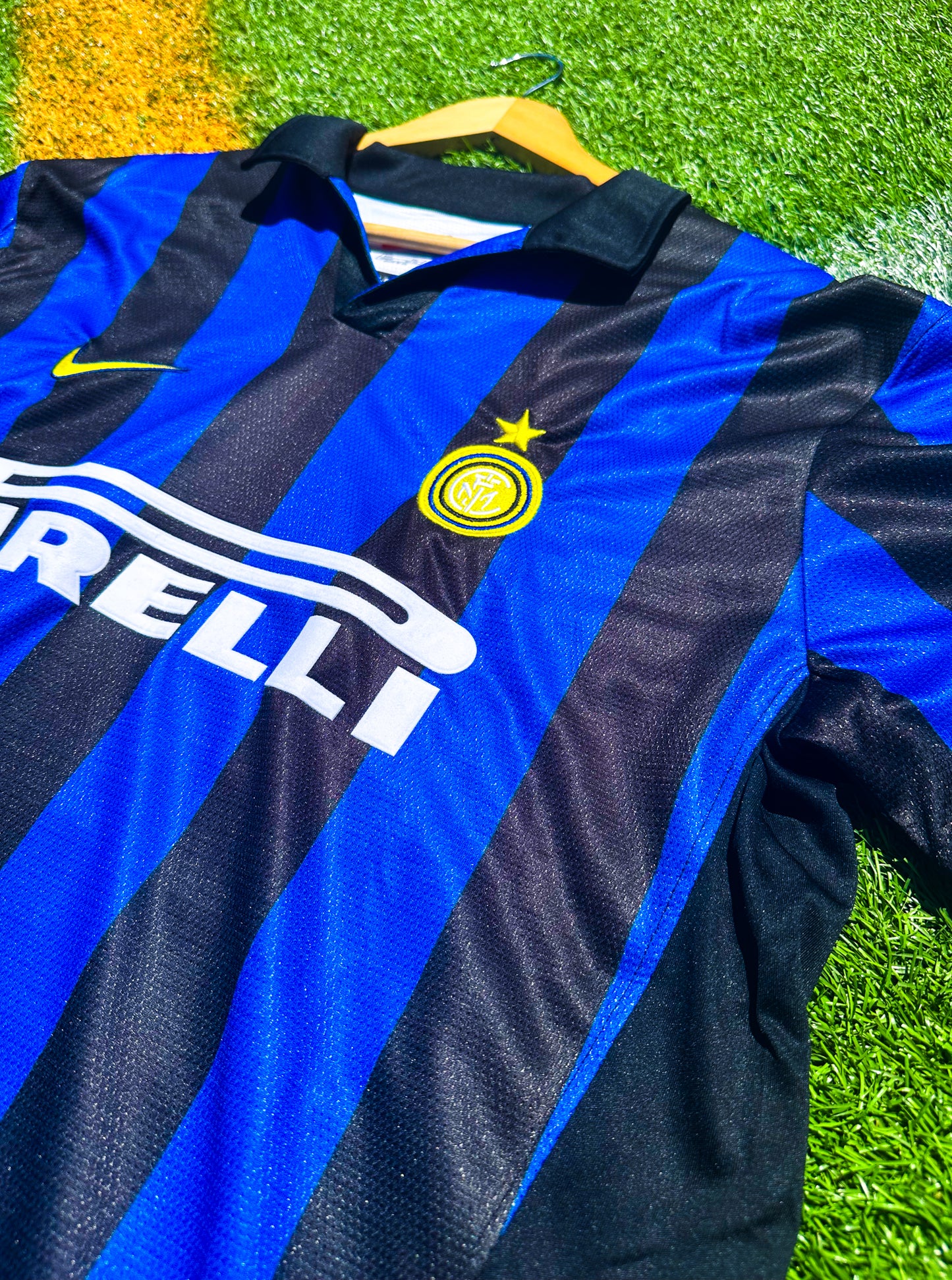 Inter Milan 1998/1999 Home Ronaldo #9 Retro Jersey – Iconic Serie A Era "Pirelli Sponsor