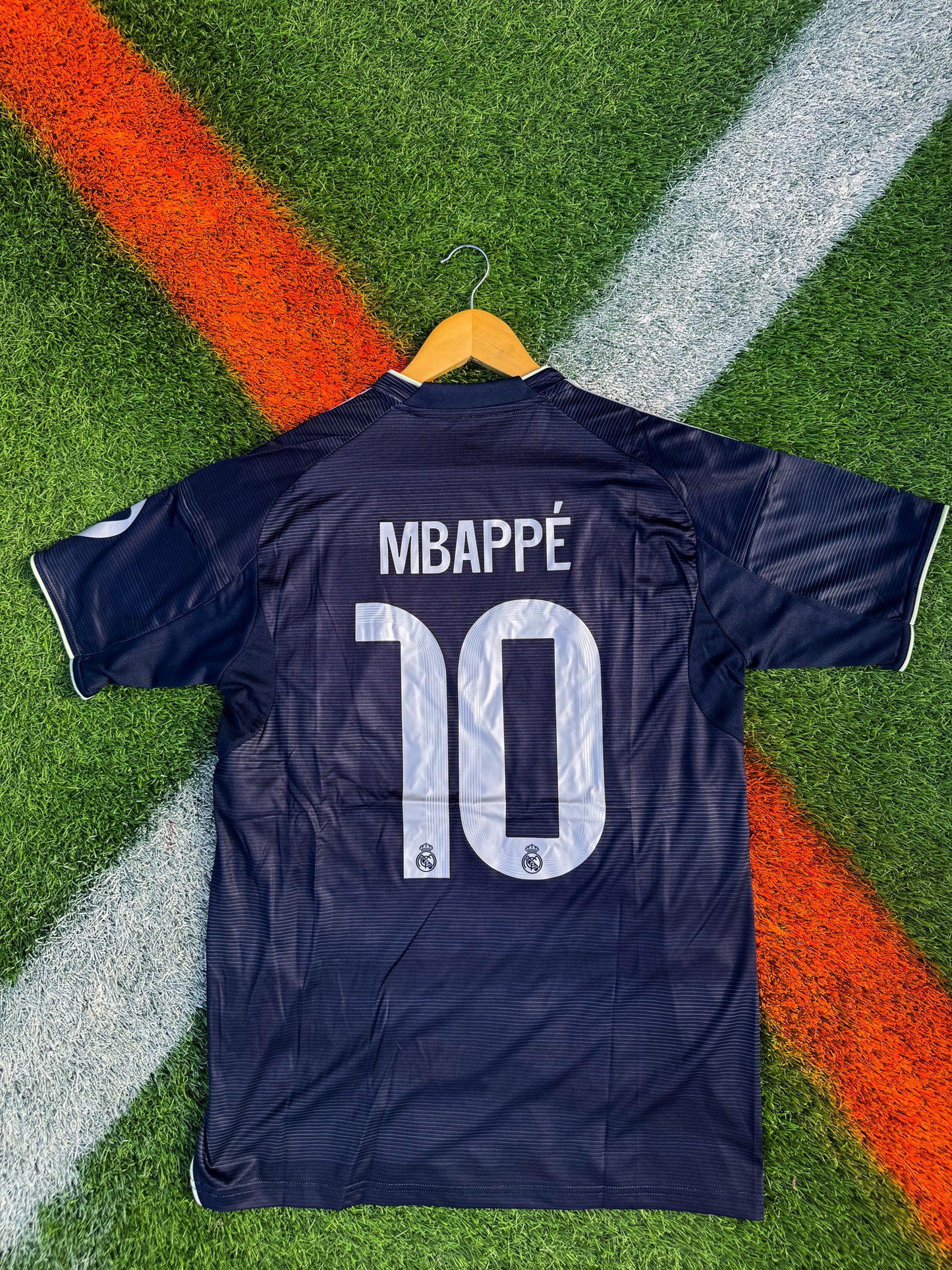 Real Madrid 2025–2026 Away Jersey – Vini Jr #7/ Bellingham #5 – Bold Black & Gold Champions Edition