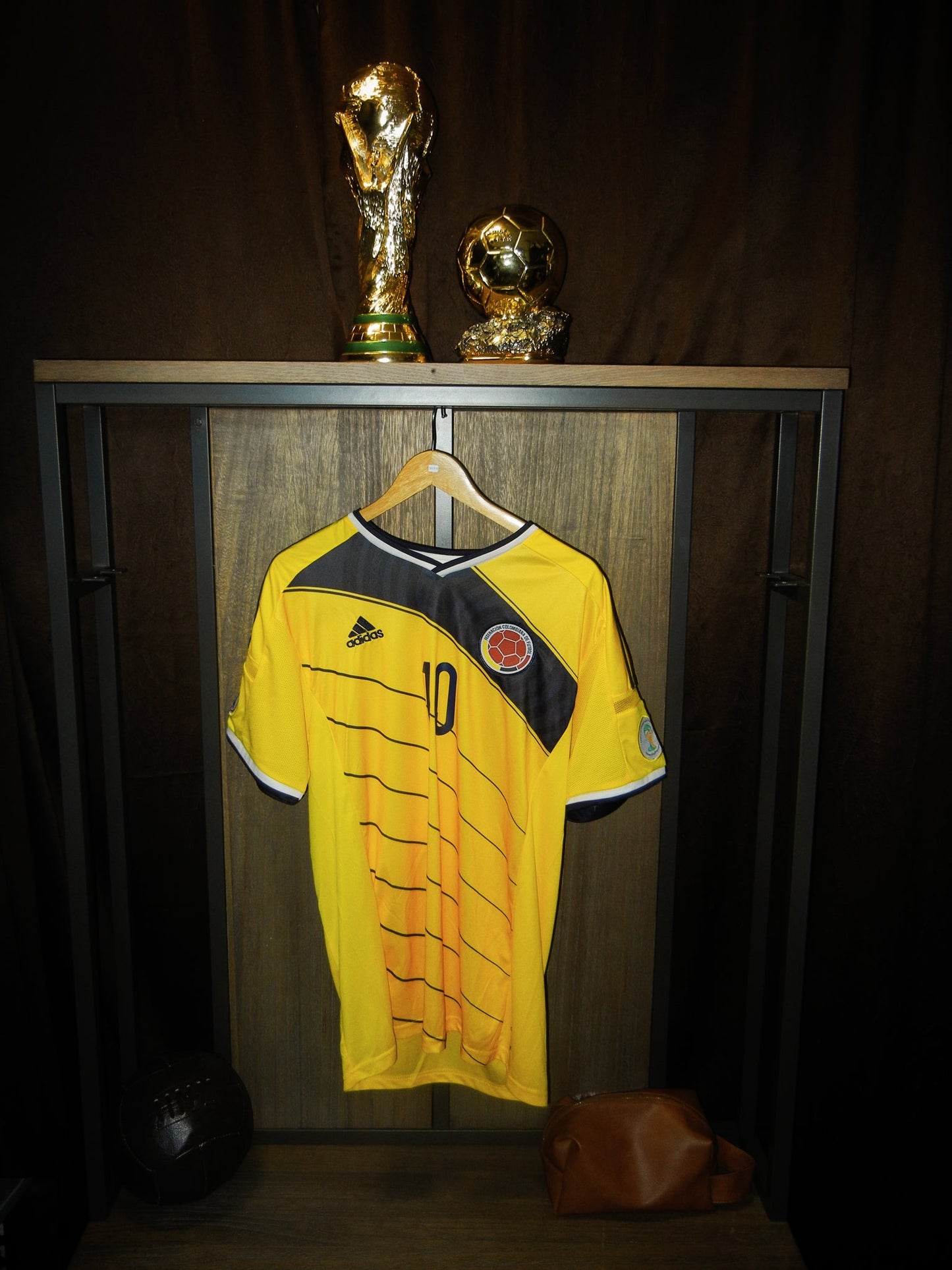Colombia 2014/15 Home Jersey – James Rodríguez #10 – Size L – Yellow Adidas Shirt (MPN: G85387)