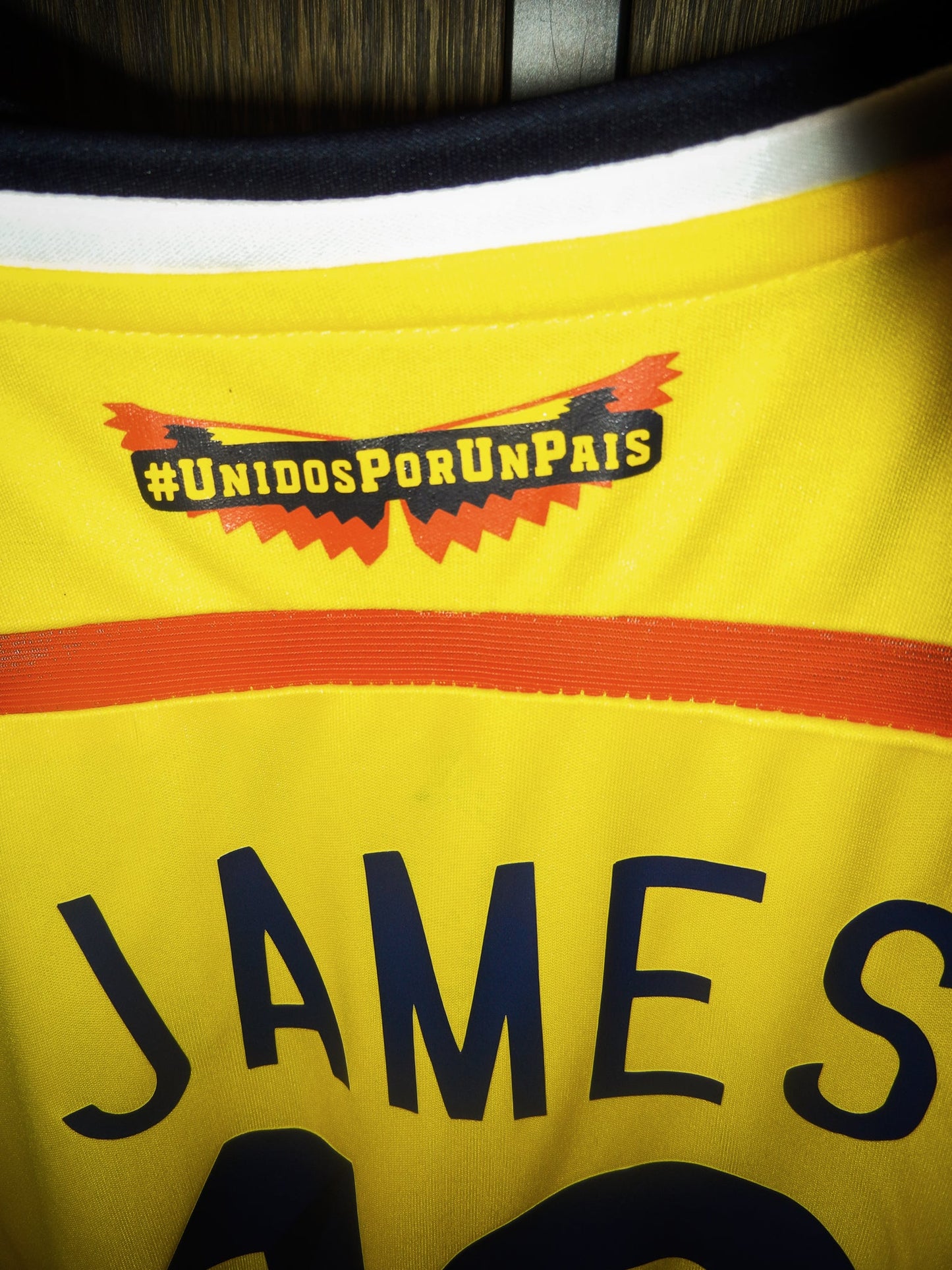Colombia 2014/15 Home Jersey – James Rodríguez #10 – Size L – Yellow Adidas Shirt (MPN: G85387)