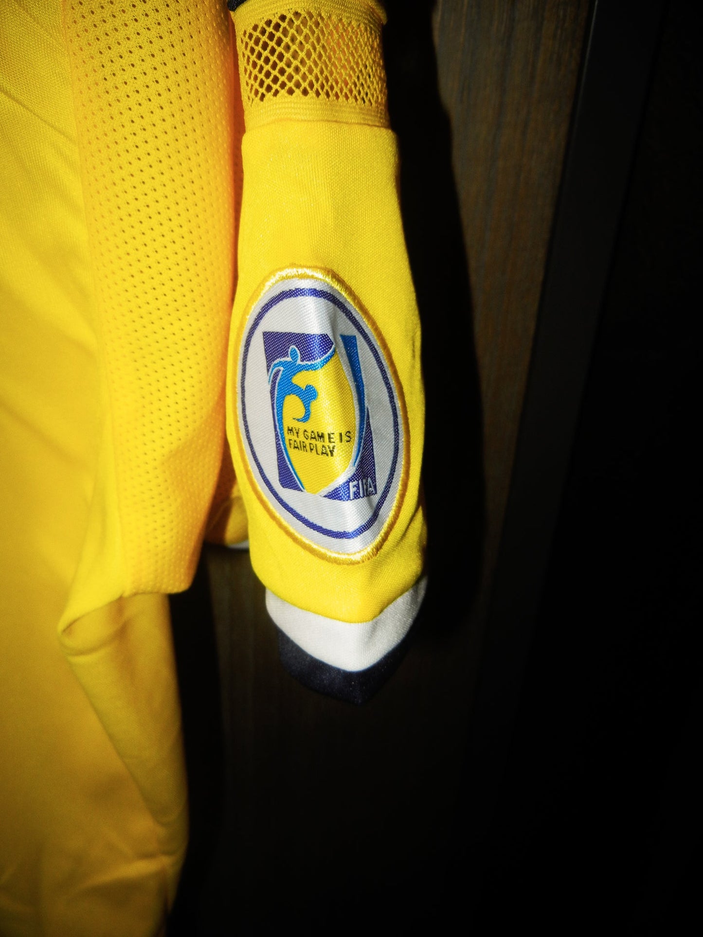 Colombia 2014/15 Home Jersey – James Rodríguez #10 – Size L – Yellow Adidas Shirt (MPN: G85387)