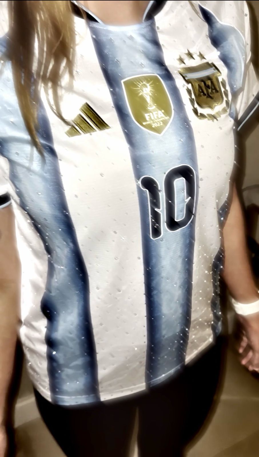 Argentina 2026 Home con Cristales para Damas- World Cup 2026-Messi 10 – Cubiertas de brillos con cristales en toda la prenda.