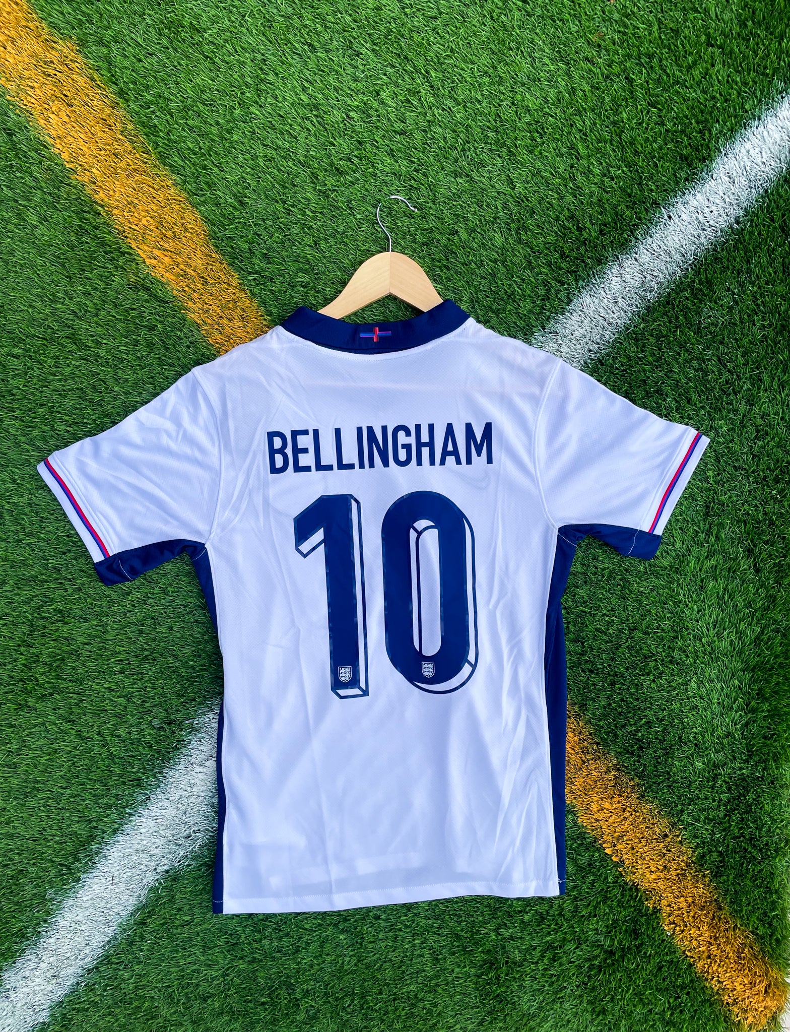 Back view showing “Bellingham 10” in tournament font


