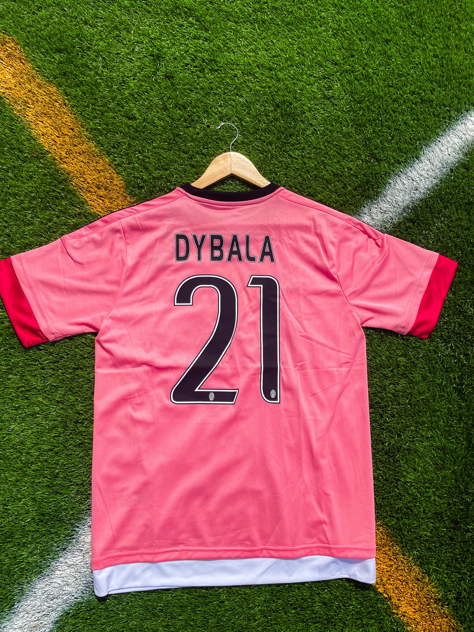 Back view of jersey showing Pogba #10 or Dybala #21

