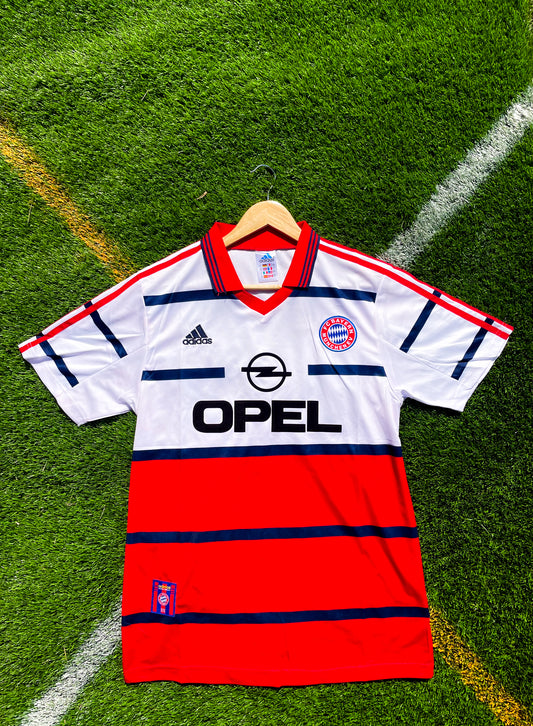 Front view of Bayern Munich 1999-2000 Away jersey in white with red accents


