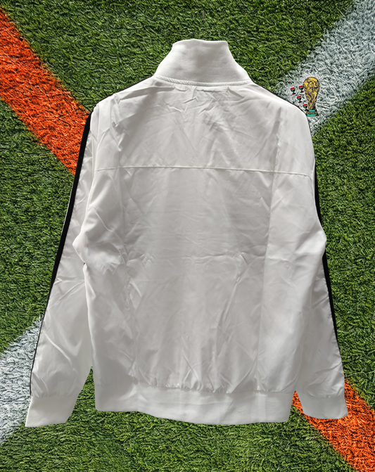 Real Madrid 2000s Windbreaker – Merengue Gold Trim Classic