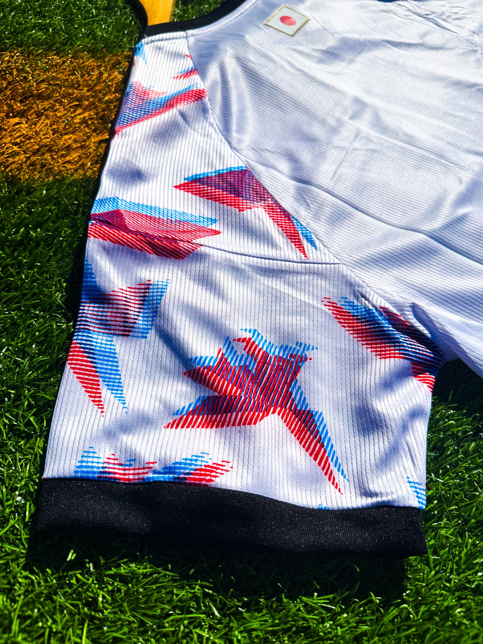 Detail of collar and sleeves on special edition white kit


