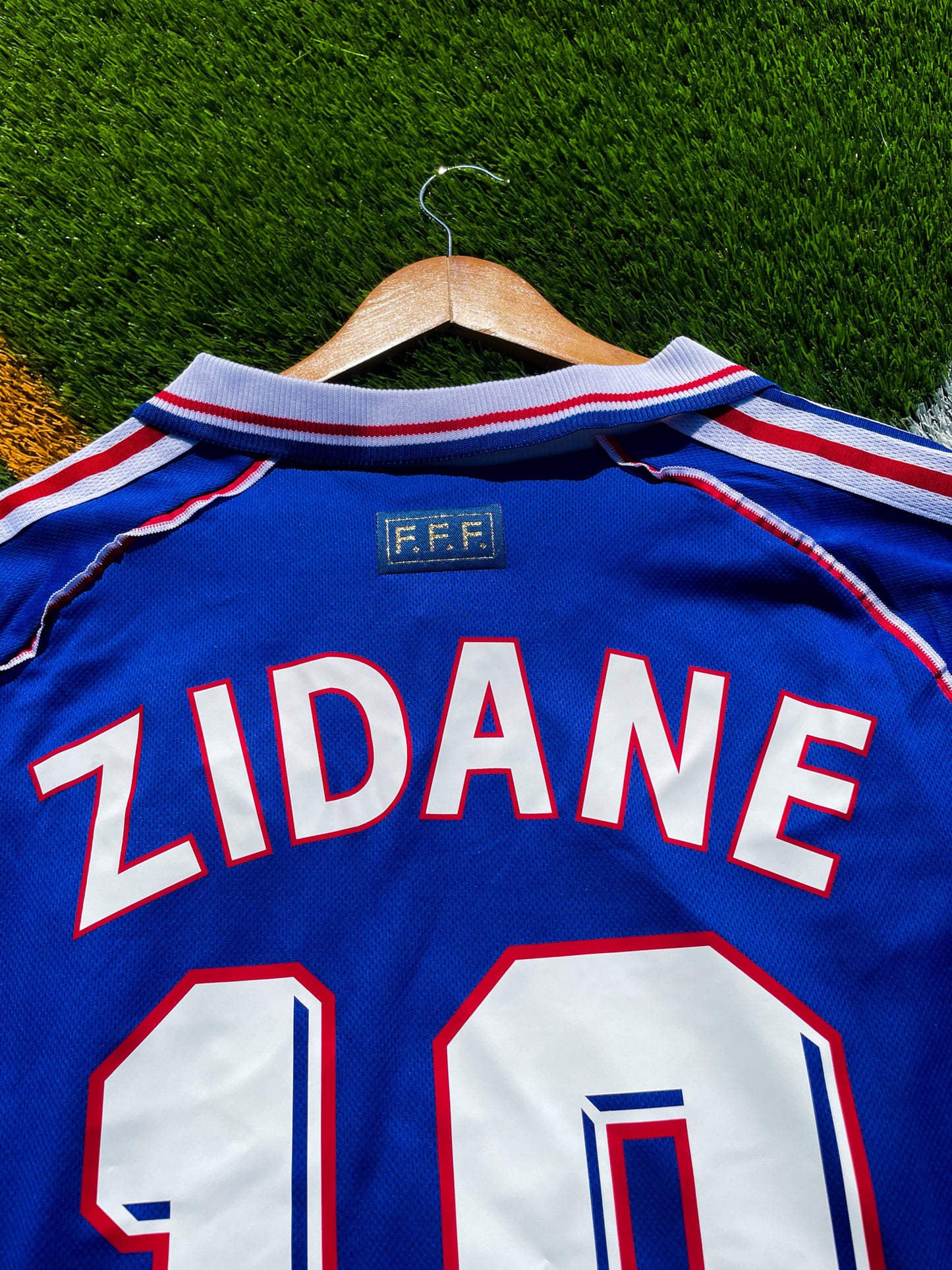 Back of France 1998 jersey showing Zidane #10

