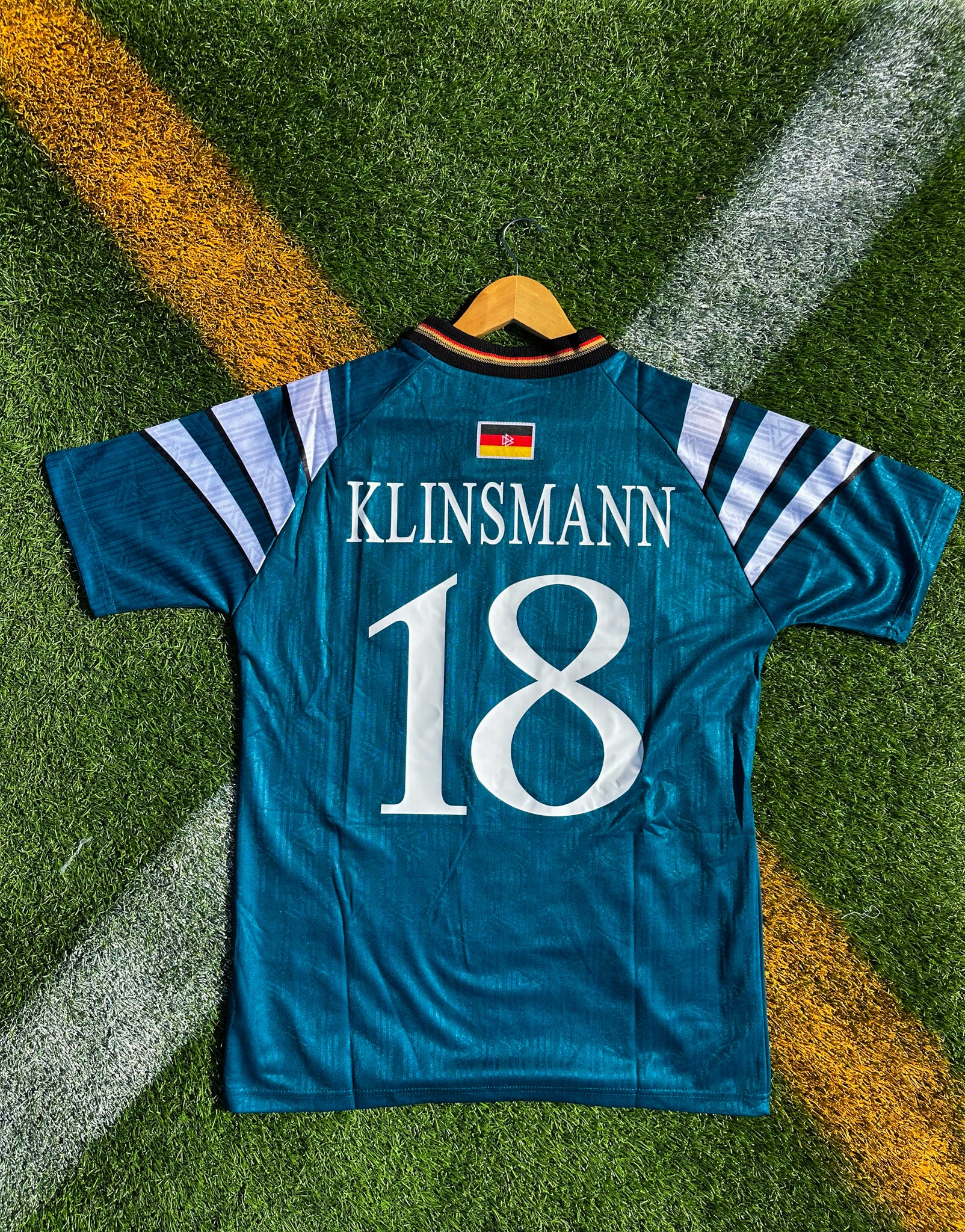 Back of the jersey with vintage fit and classic trim

