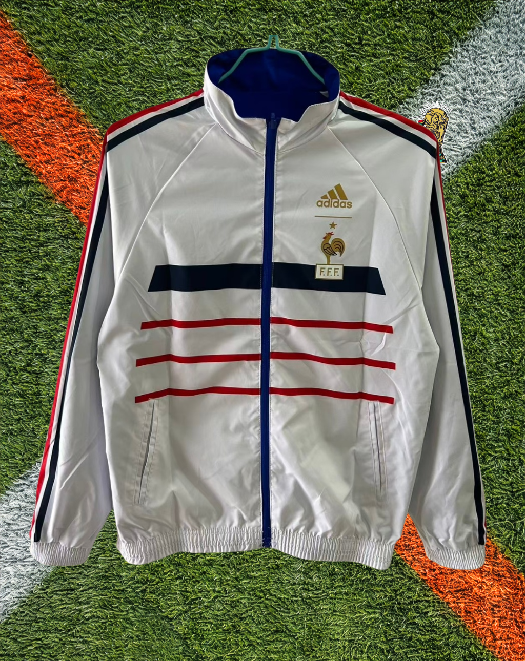 France 1990s Windbreaker – Les Bleus White Stripe Classic