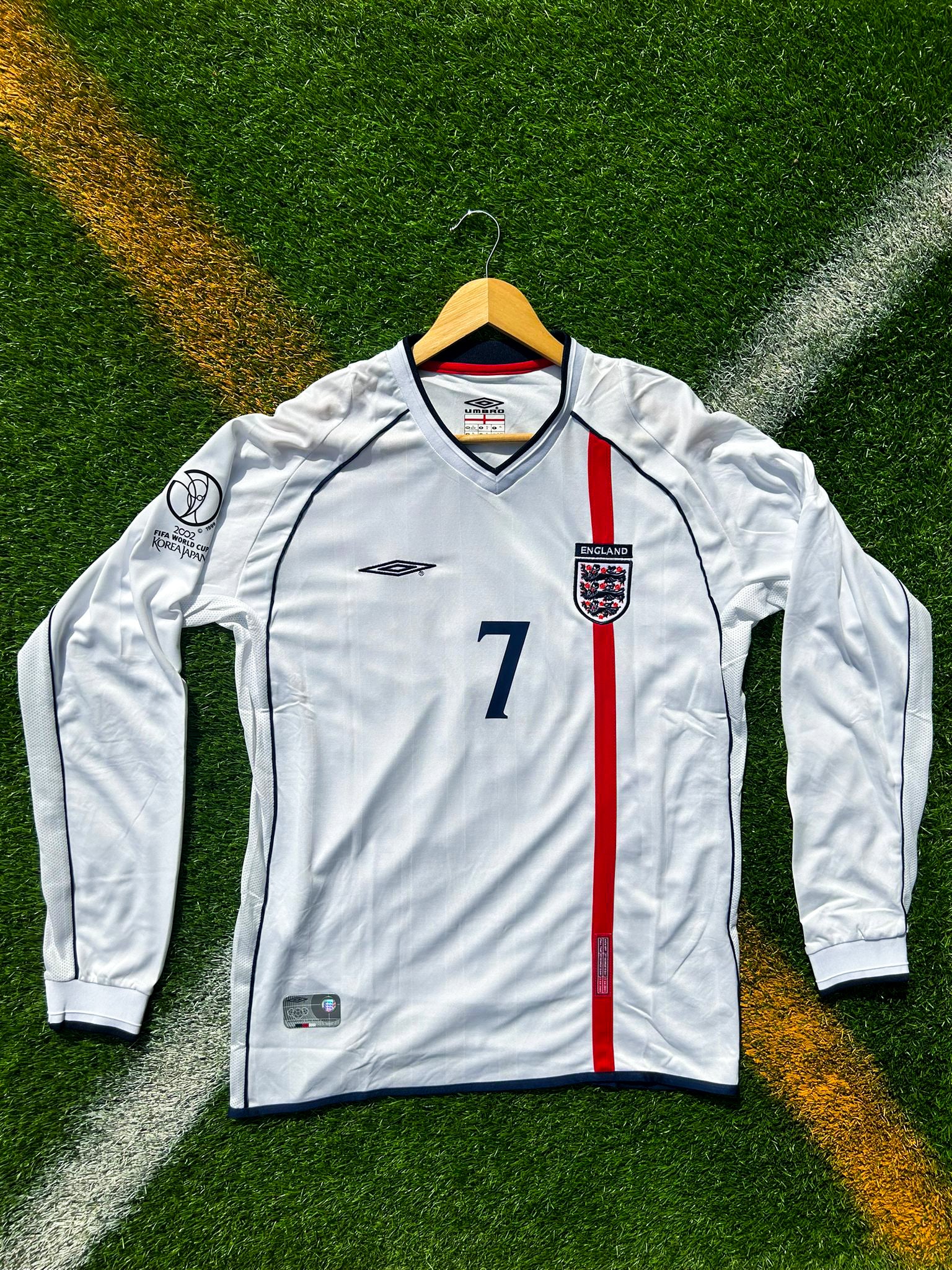 Front view of long sleeve England 2002 Beckham #7 retro home jersey.

