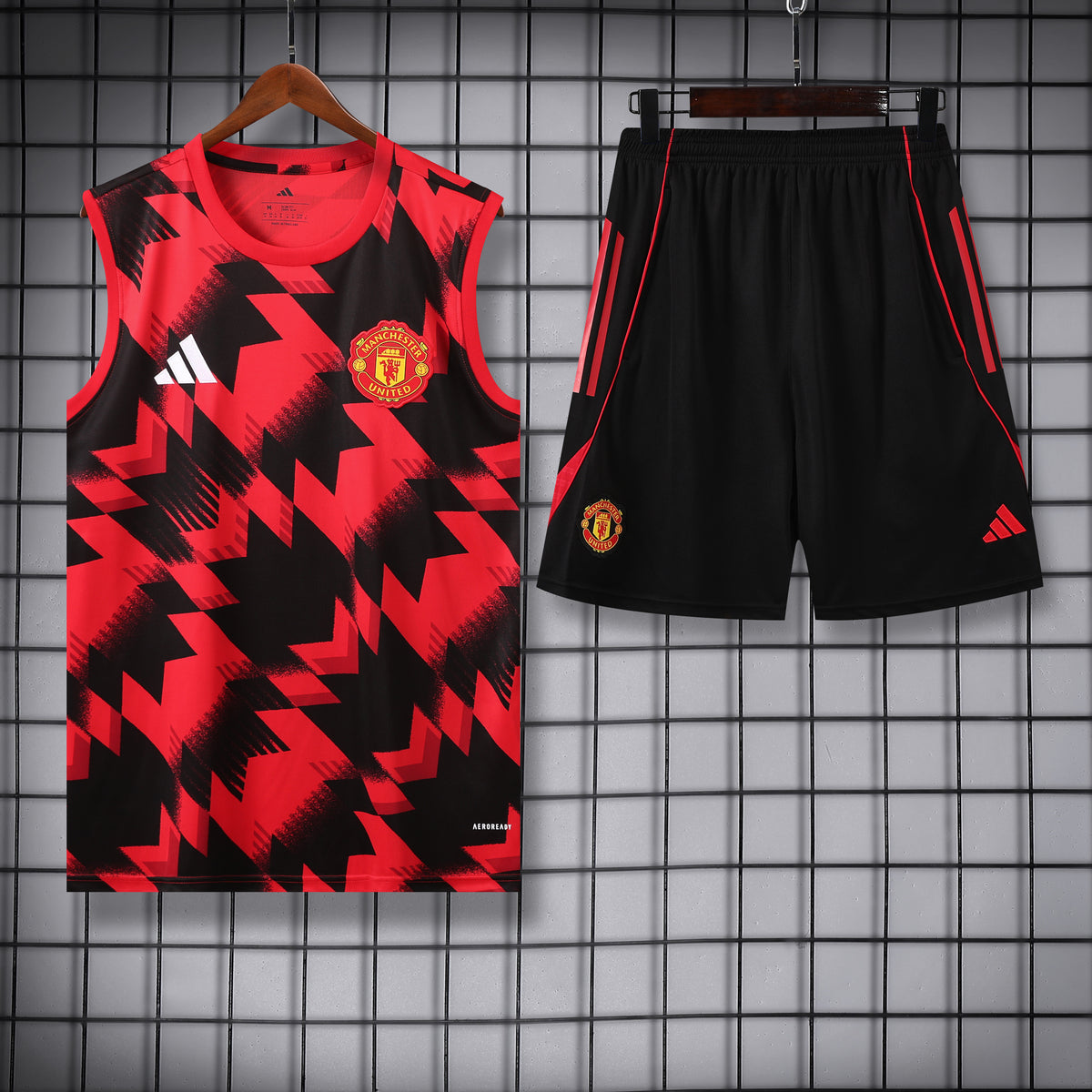 Manchester United Training Vest Set – Camo Red Edition