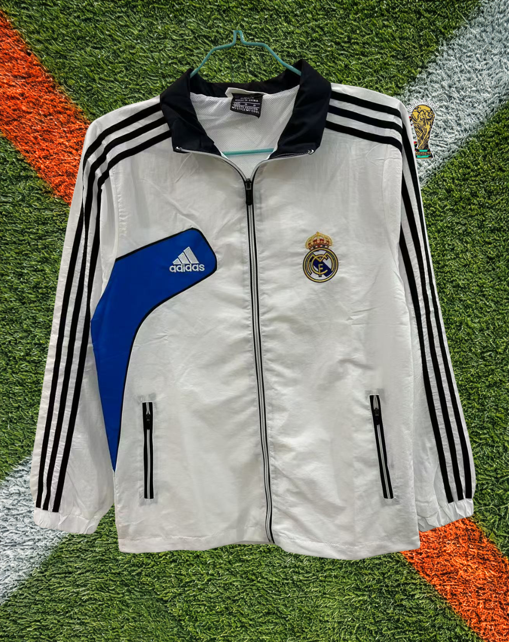 Real Madrid 2000s Windbreaker – Merengue Three-Stripe Classic